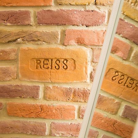 Біля Медичного Університету На Вулиці Кониського 5 Бічна Личаківської Lviv Kültér fotó
